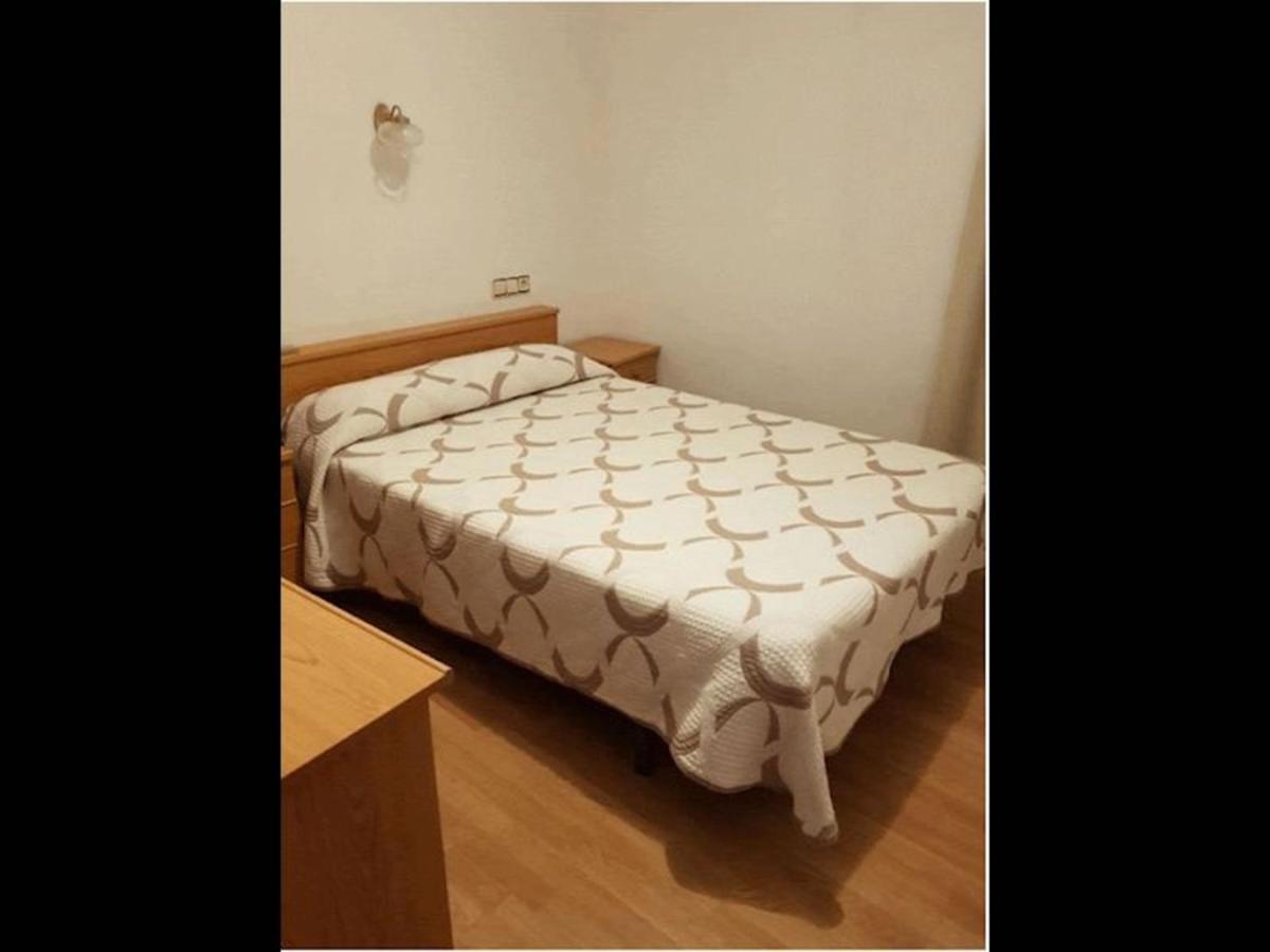 Room In Lodge - Double And Single Room - Pension Oria 2 Luarca Exterior photo